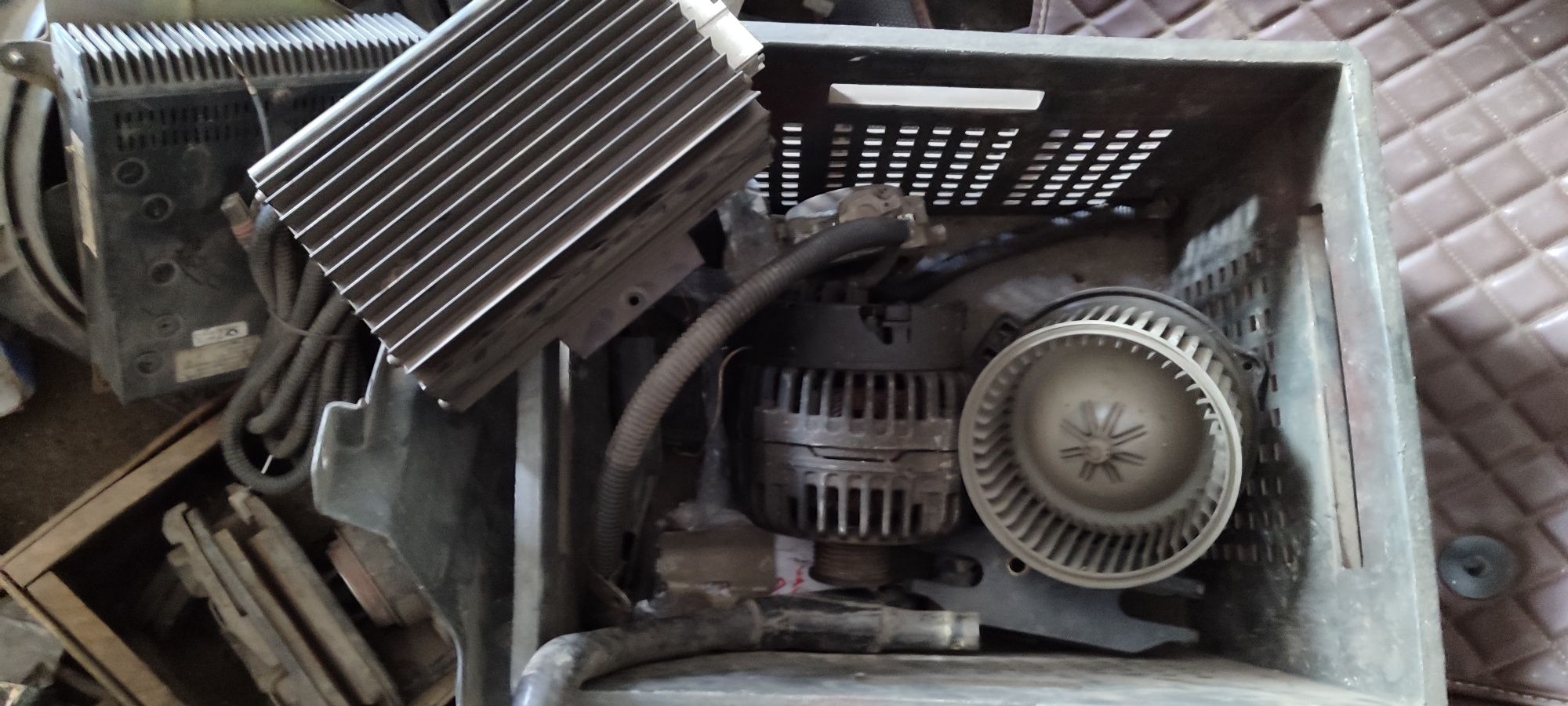 Продам запчасти на w163ml320