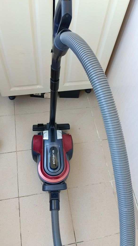 Продам пылесос Polaris PVC 2004RI