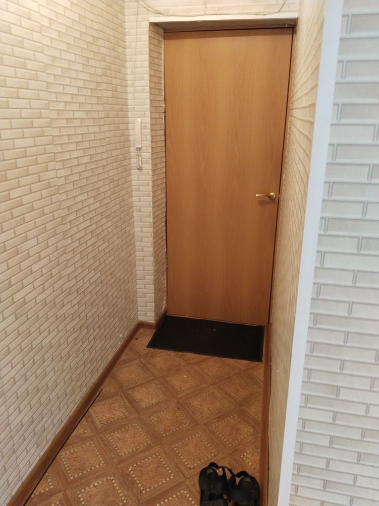 Продам 1 комнатную квартиру центр.рядом все есть с мебелью.