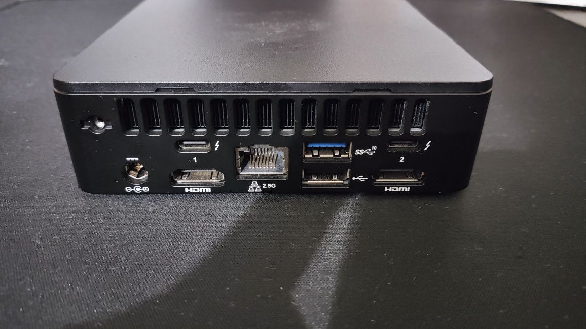 Мини ПК Intel nuc i3-1220p/16gb/256gb ssd