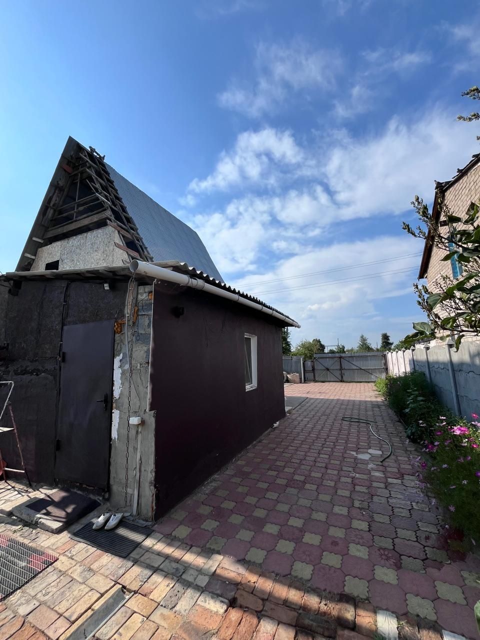 Меняю жилой  зимний  дом, на квартиру или продам,  в Павлодаре