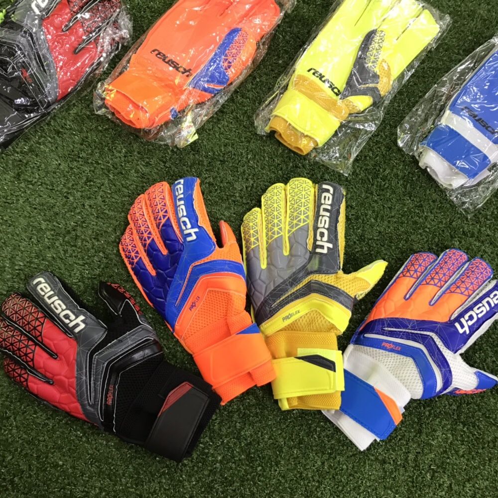 Подростковые/детские вратарские перчатки Reusch 5,6,7 размер в Алматы