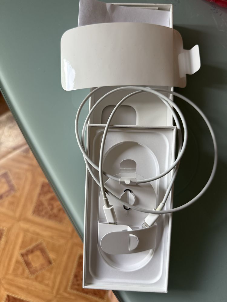 Продам Iphone 14