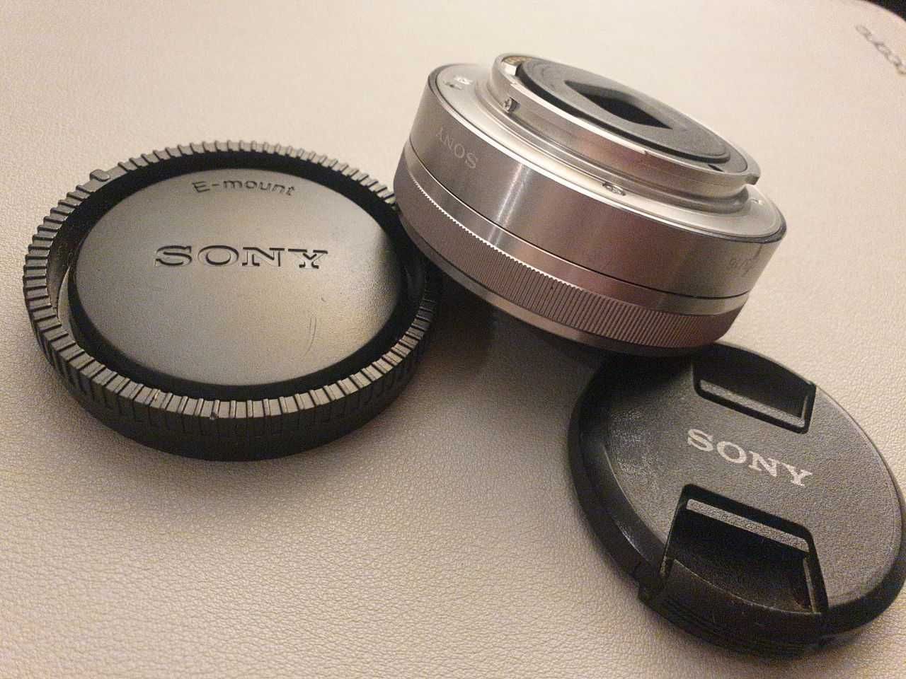 Объектив Sony E 16mm F/2.8 (SEL16F28)