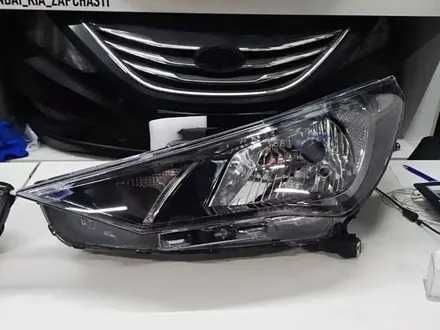 Фара HYUNDAI ACCENT 2020- / Акцент 21-