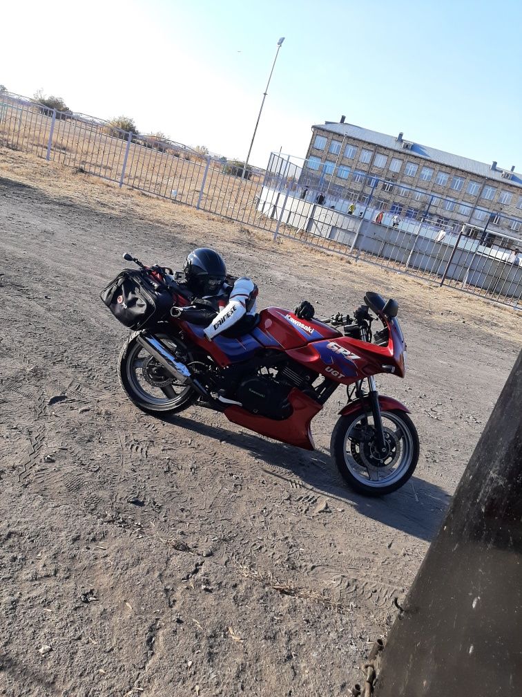 Kawasaki GPZ500S