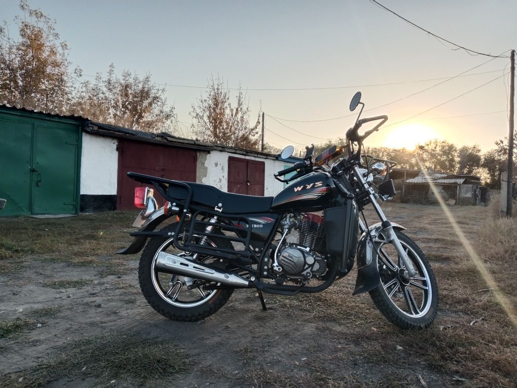 Мотоцикл 200 кубов