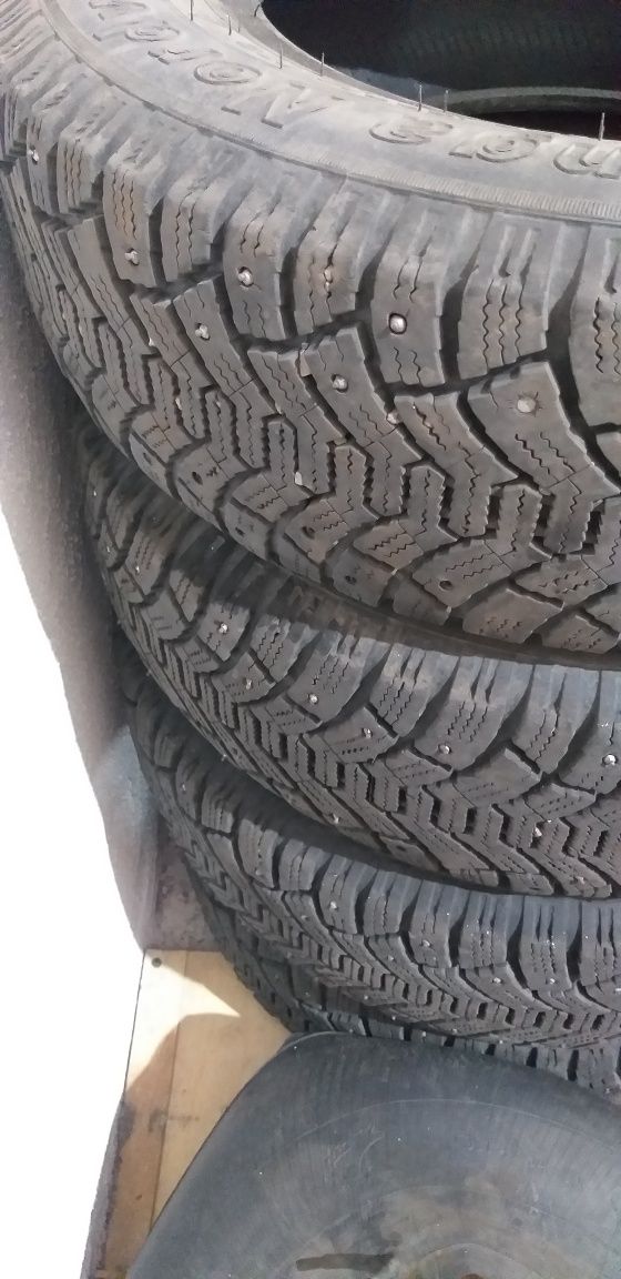 Зимние шины шипованые 185/70 R14