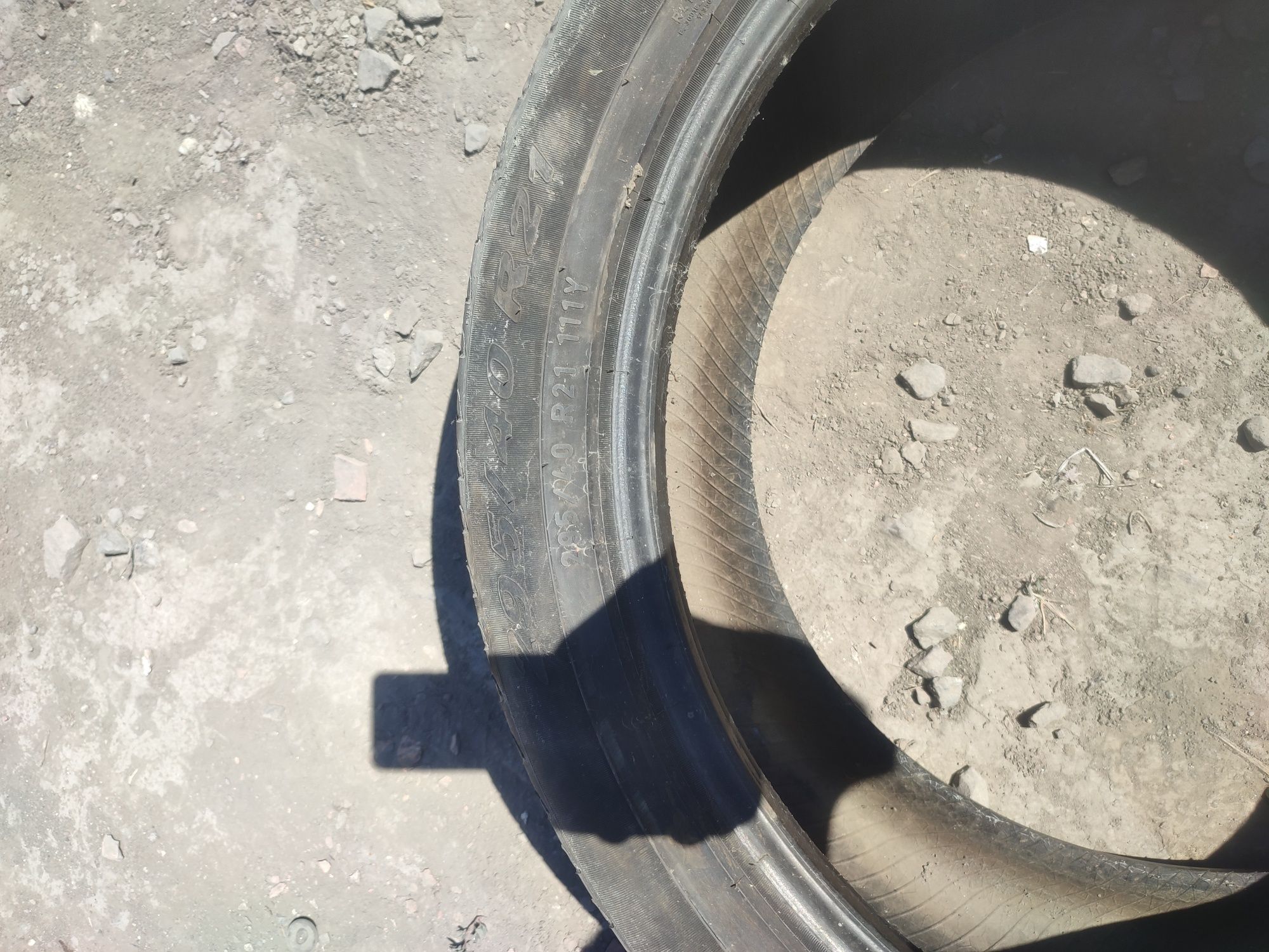 Шина безкамерка размер 295/40 R21