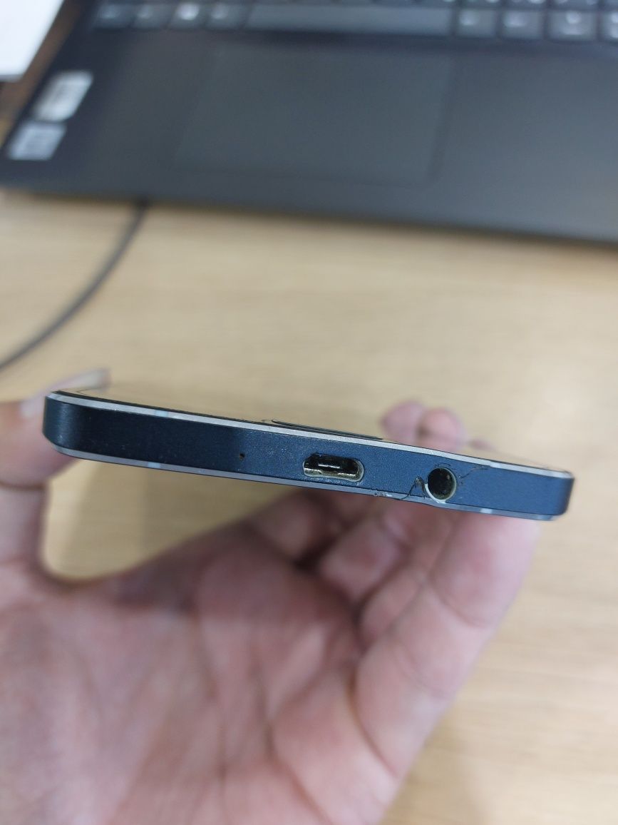 Телефон Samsung Galaxy A5