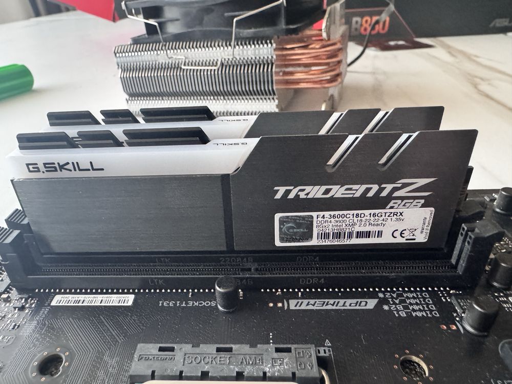 Комплект Ryzen 7 5700X3D, G.Skill TridentZ ddr4 16GB.
