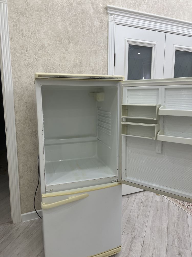 Продам рабочий холодильник