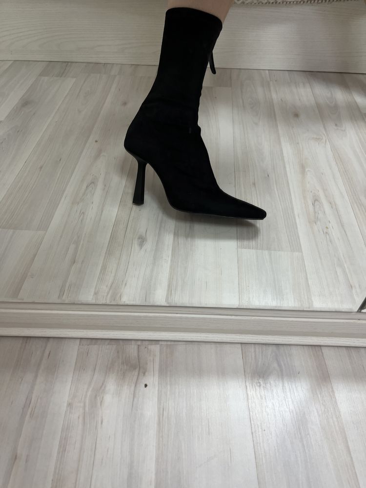 Продам ботильоны ZARA новые