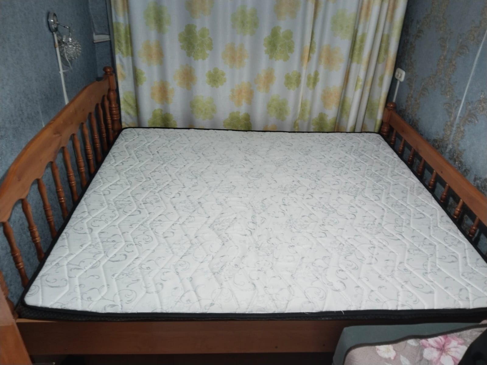Продам 2 спальню кровать матрас новый