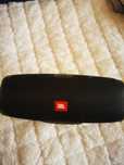Продам оригинальную портативную колонку фирмы JBL