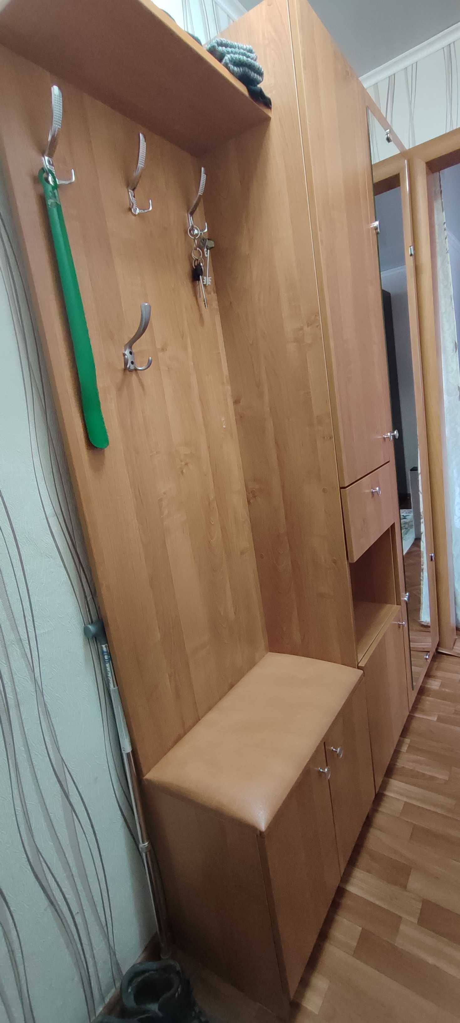 Прихожая новая,для маленькой прихожей