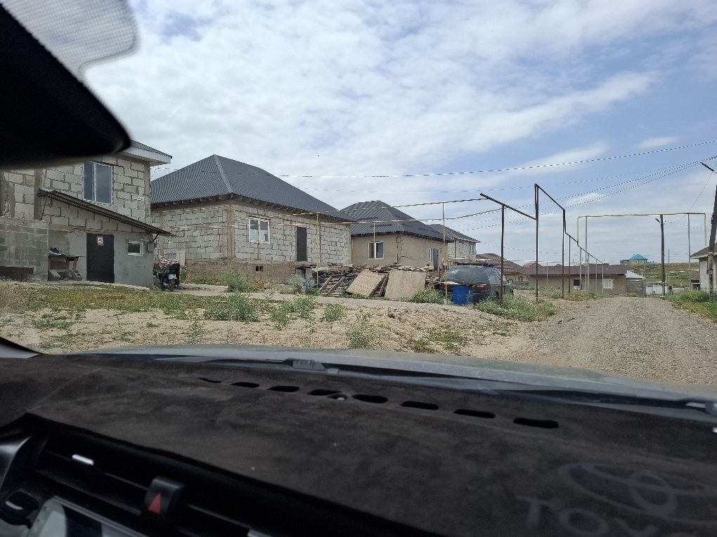 Продам участок с фундаментом.