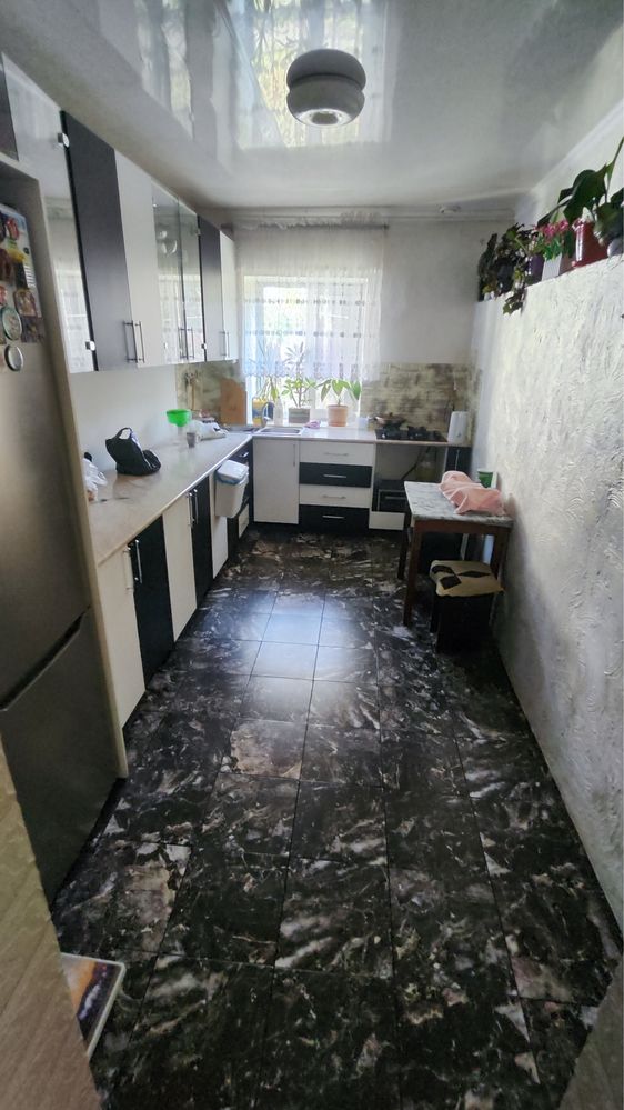 Продам дом в центре Есика