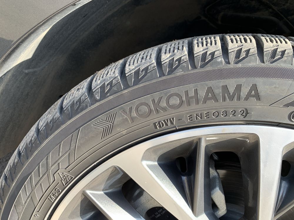резина зимняя, R18 Yokohama липучка