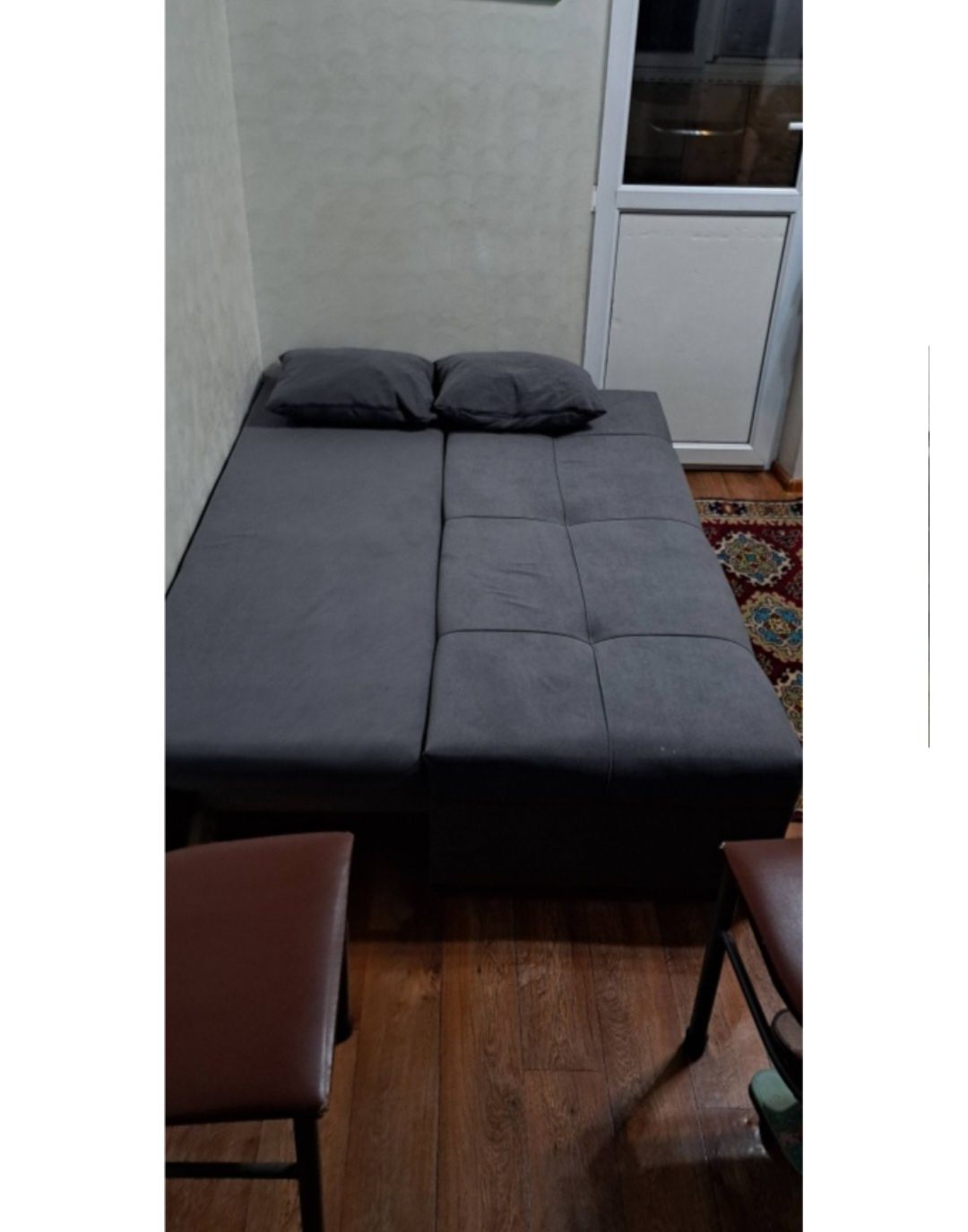 Продам Шкаф и Тахту в Хорошем состоянии.
