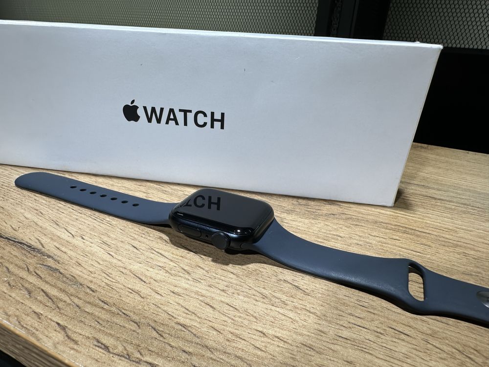 Apple Watch SE Gen 2, 40 mm, заблокированы, 9826/А10