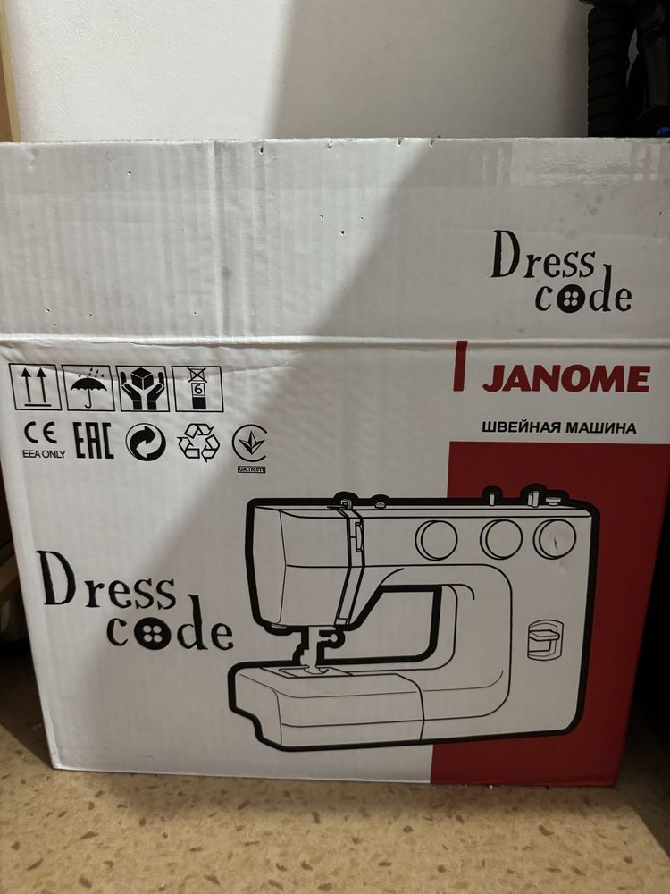 Продаю новую швейную машинку Janome Dress Code