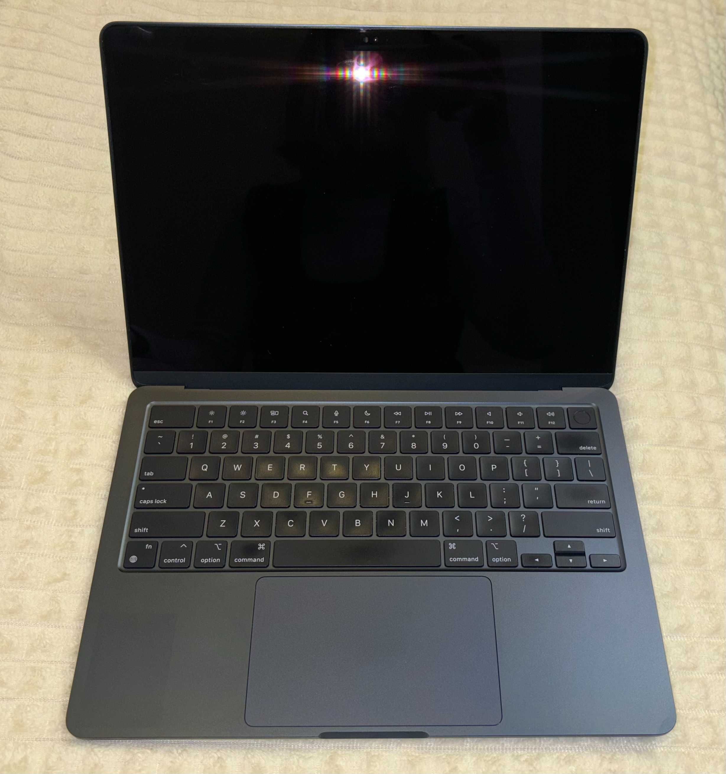 Ноутбук Apple MacBook Air 13 Midnight 2024 M3 / 8ГБ / 256SSD /