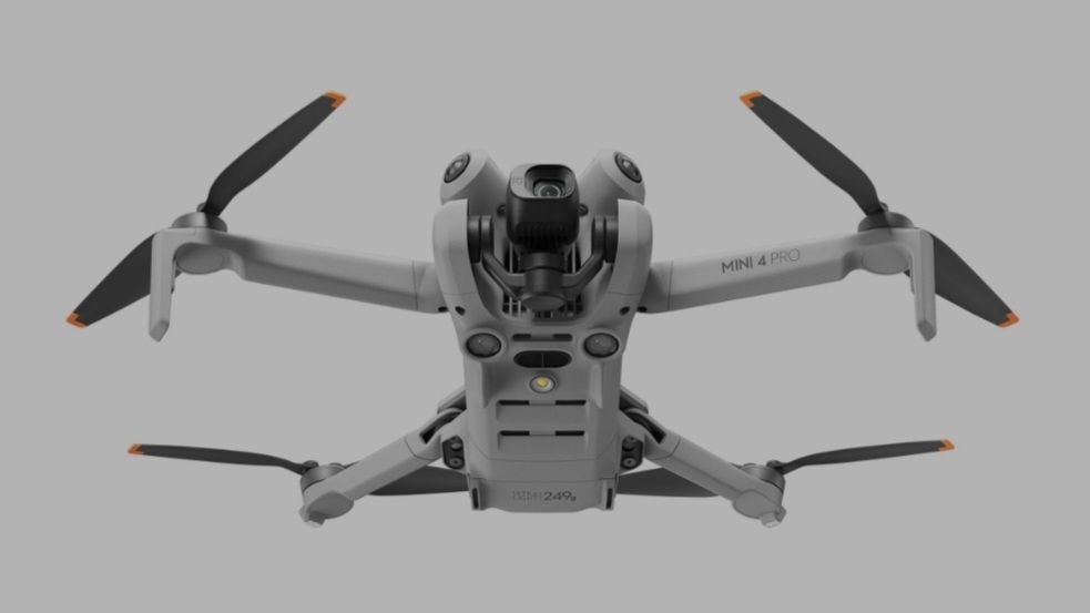 Дрон DJI Mini 4 Pro Fly More Combo (DJI RC 2)