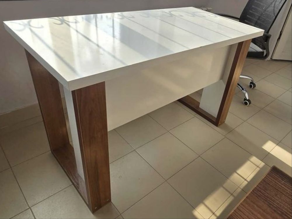 Продам офисные столы 120 см