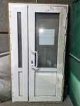 Продам пластиковую дверь б/у