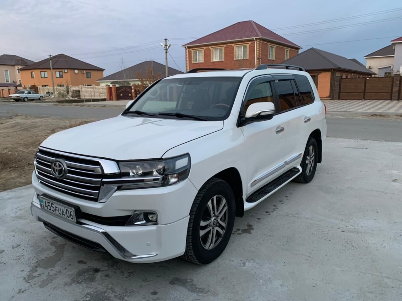 Toyota Land Cruiser 200