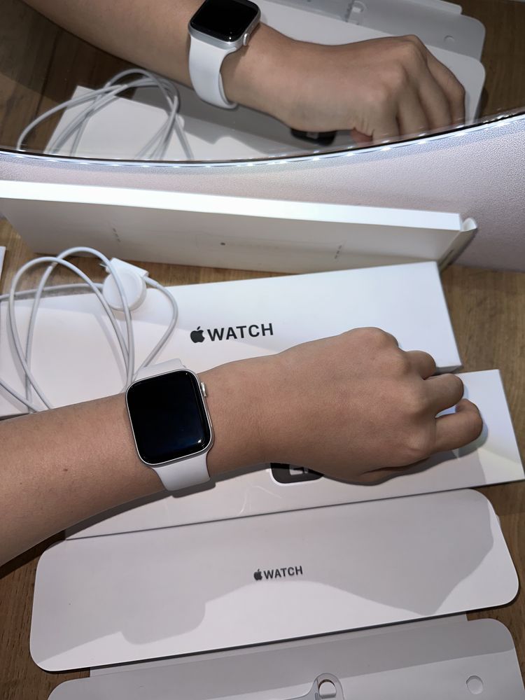 Apple watch SE 44mm сатылады! Почти новый!