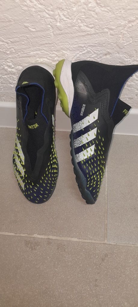 СОРОКОНОЖКИ Adidas Predator