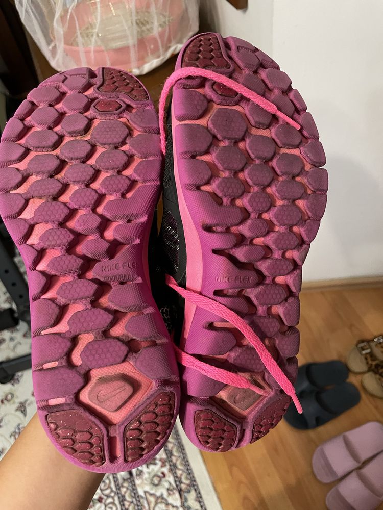 Nike , 38 размер дешево