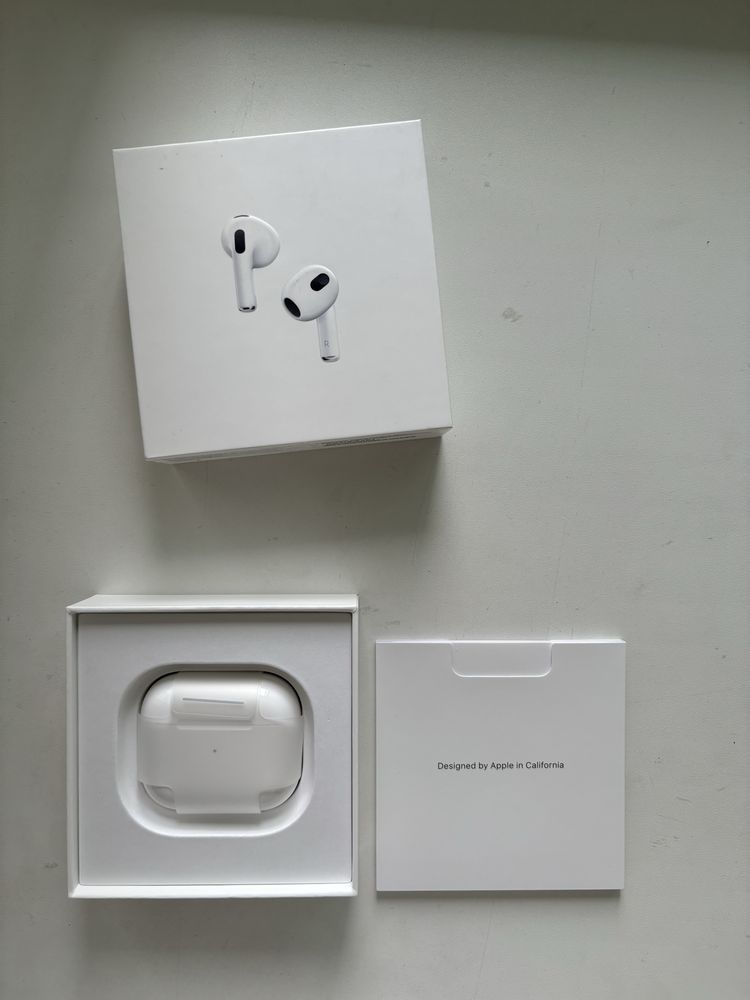 продам оригинал airpods 3 в идеальном состоянии