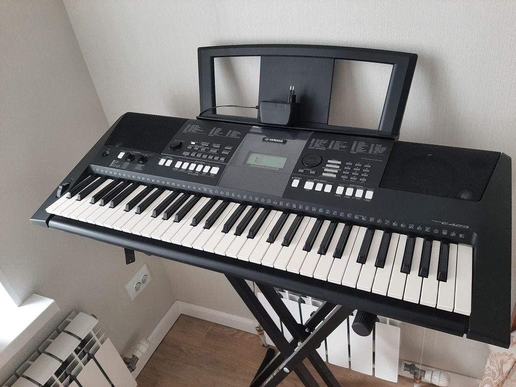 Синтезатор Yamaha PSR E 423
