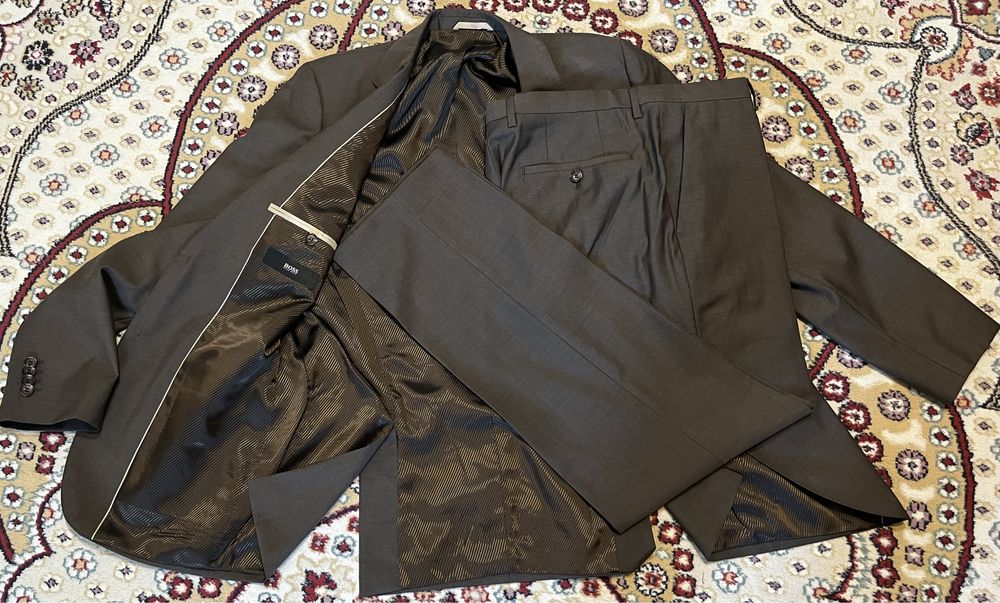 Костюм Hugo Boss мужской