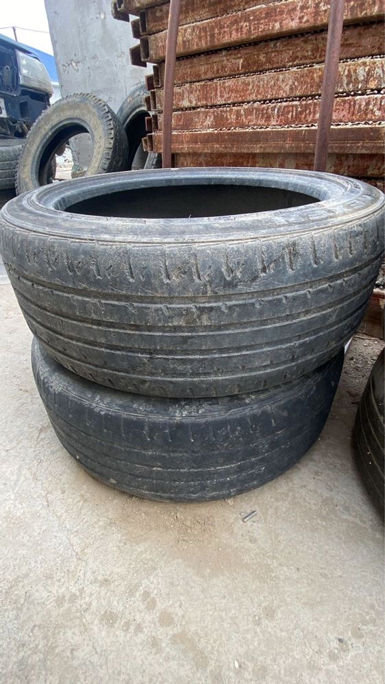 Продаю б/у резину, размер 215/55 R17,