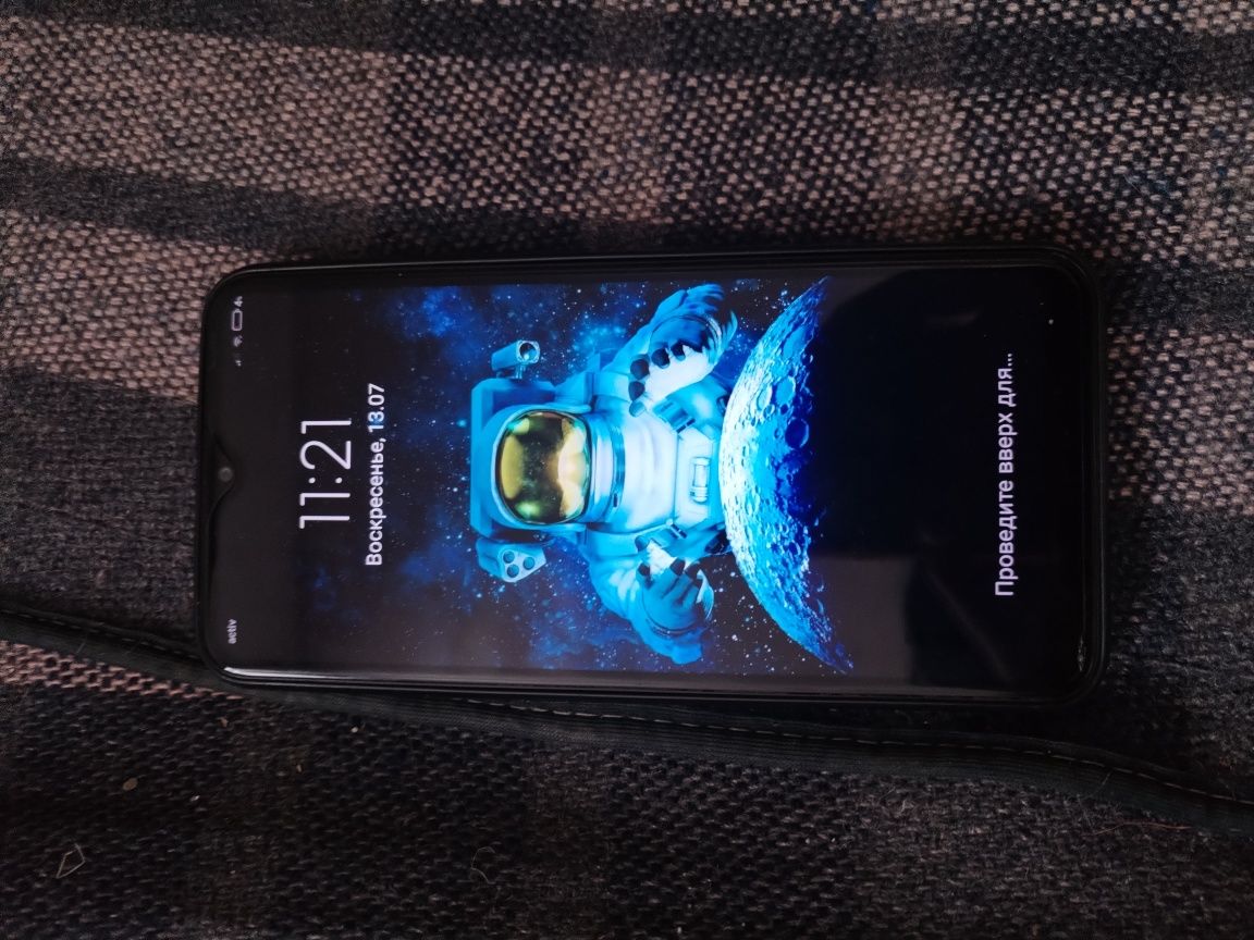 Redmi 8 и планшет клавиатурой