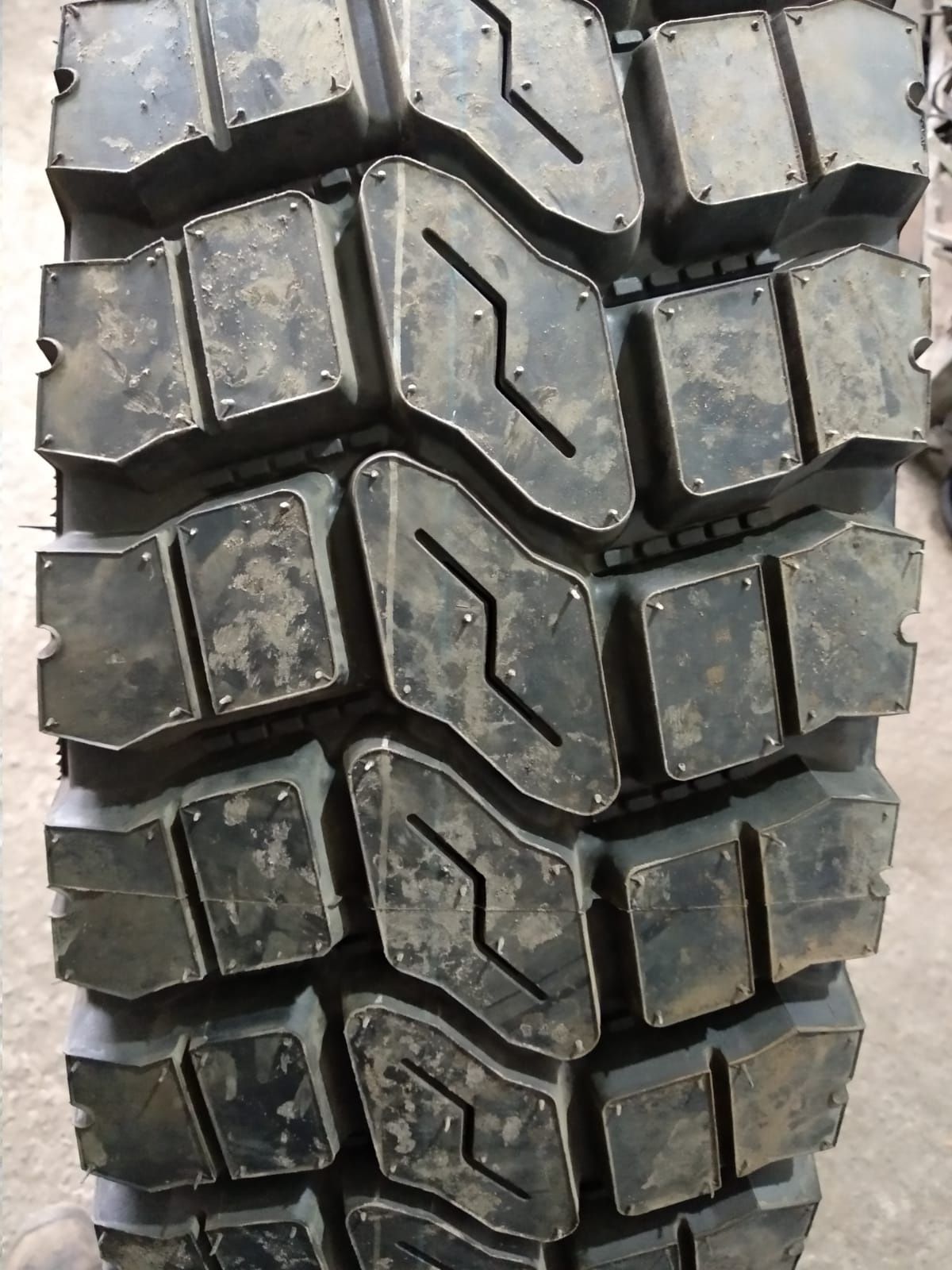 11.00 R 20 новые шины O'green