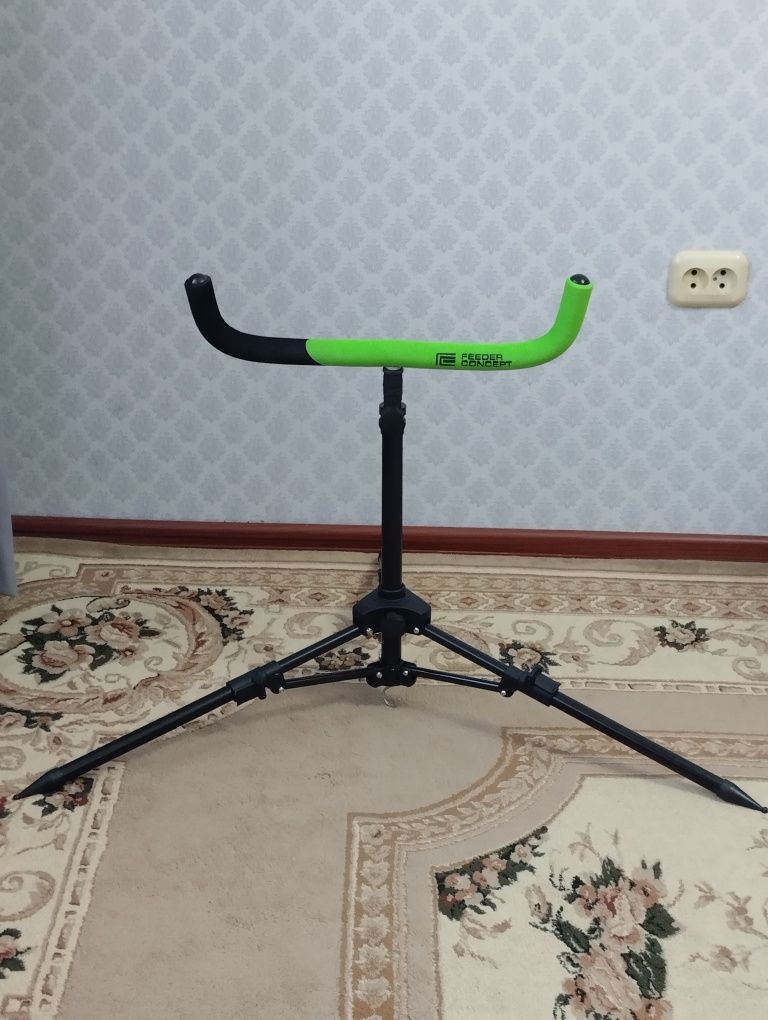 Подставка под удилище трёхножка.