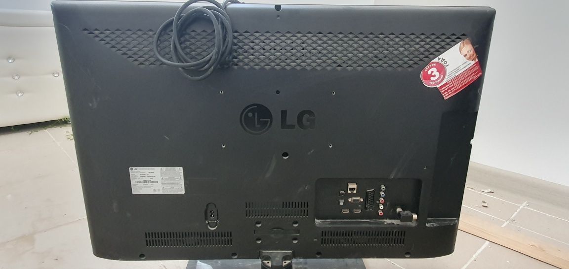 Телевизор LG хорошим состояние