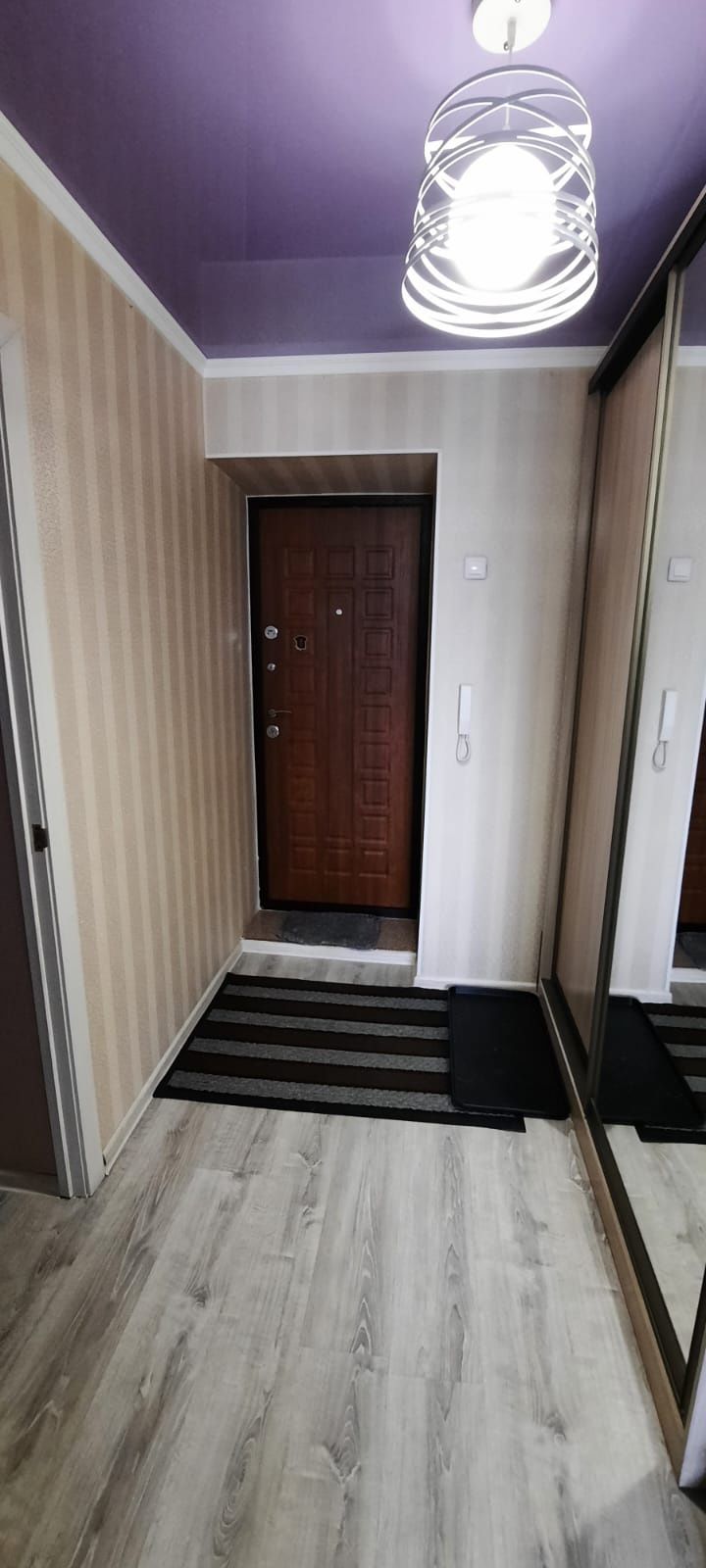 Сдам 2х комнатную в центре