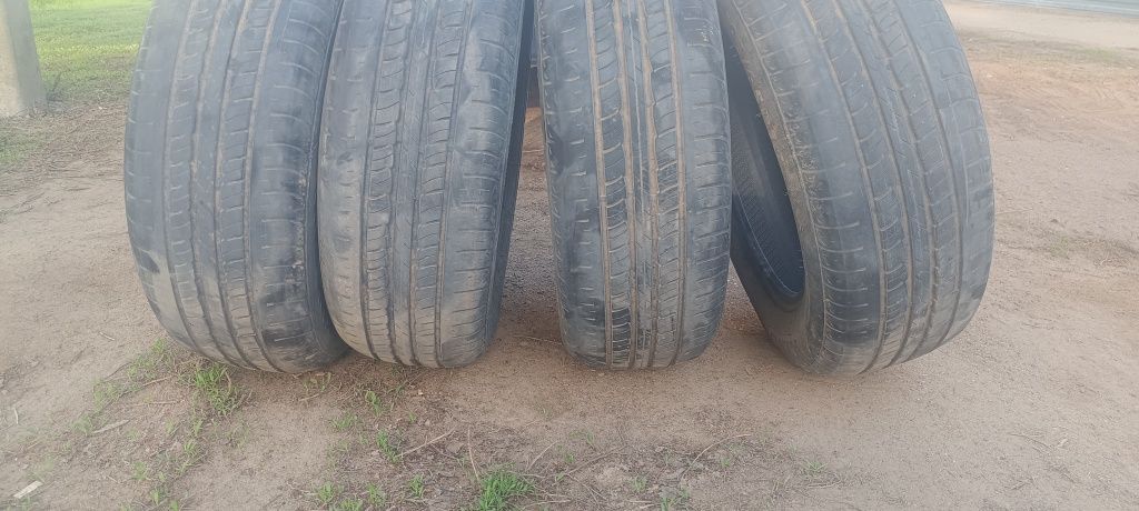 Продам 2 шины 195/65 15