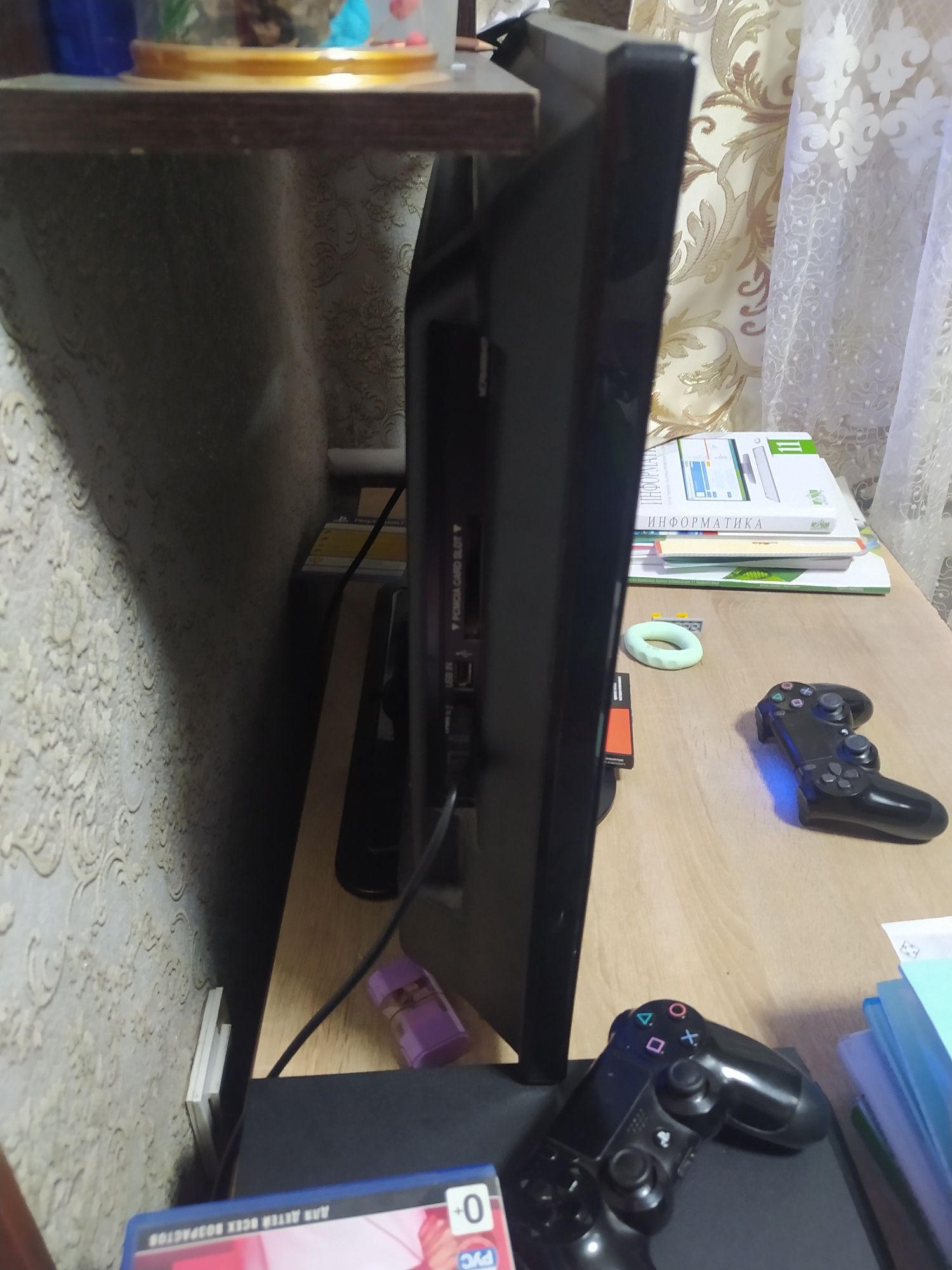 Продам PS 4, 1теробайт