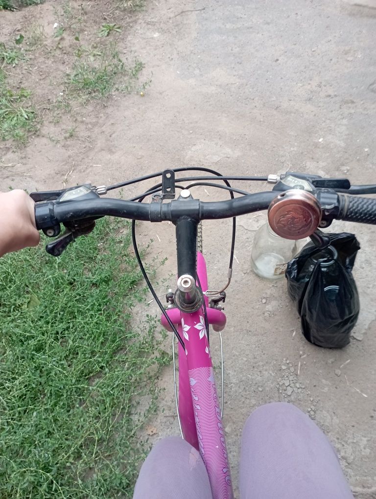 ПРОДАМ СРОЧНО !!! Велосипед скоростной. Розовый