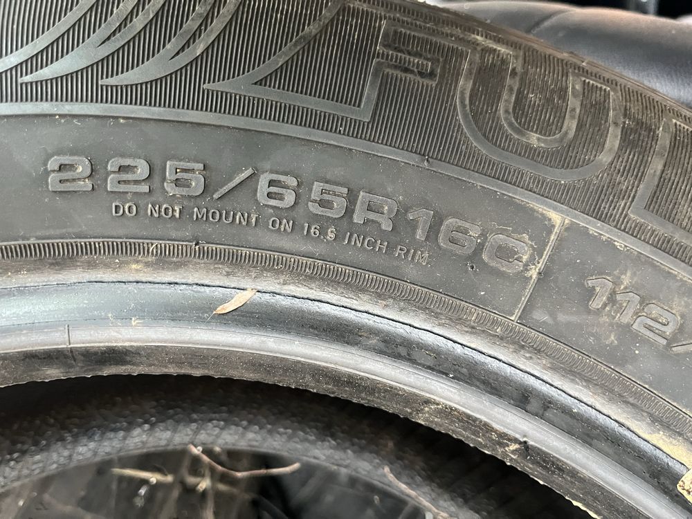 Продам летние  шины 225/65/16с.