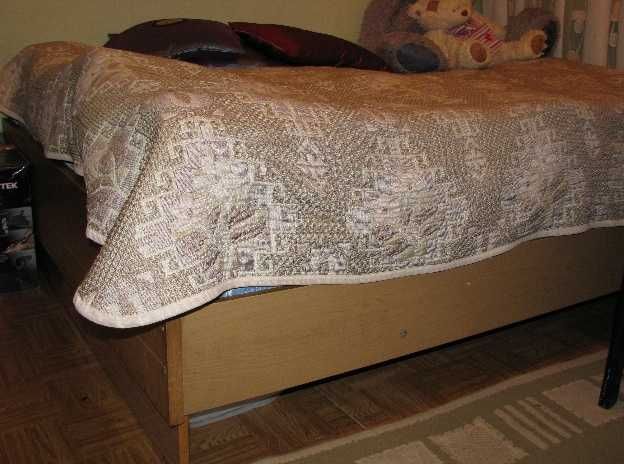 продам дешево спальный гарнитур, б/у, Казахстан