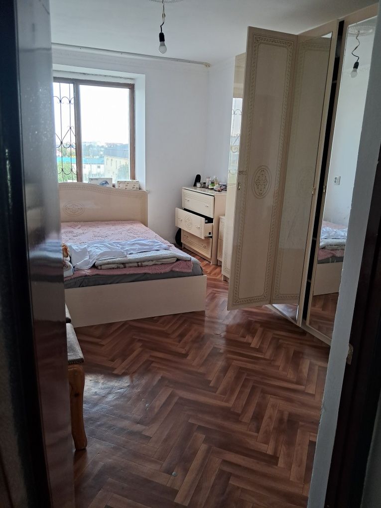 Продаётся квартира зади  балашак