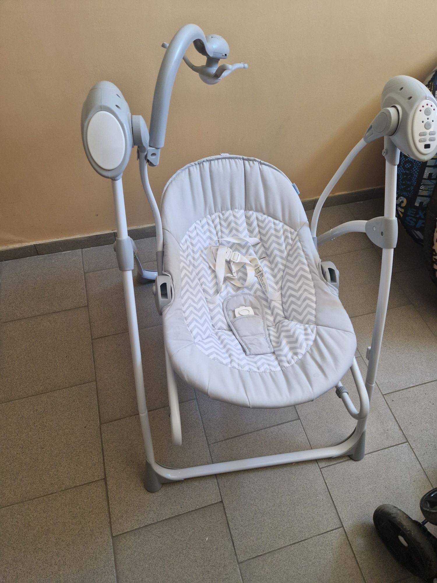 Продам шезлонг для ребенка